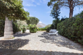 Scopello Flat with Panoramic Courtyard and Parking Scopello
